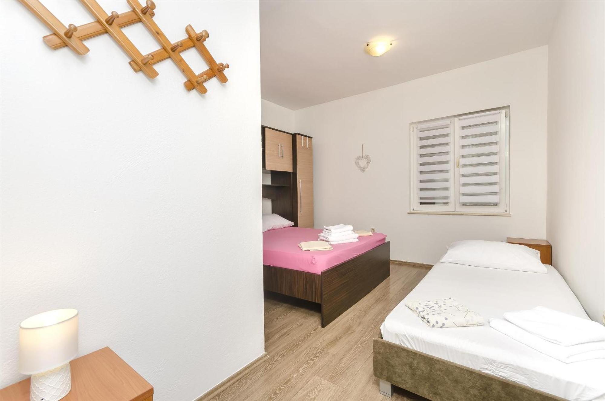 Apartments Sanja Tribunj  Exterior photo